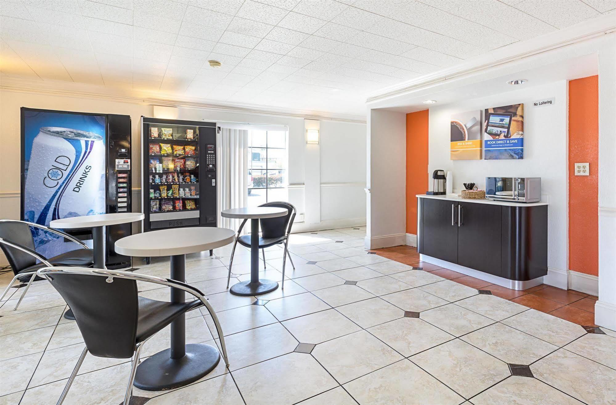 Motel 6-Dallas, Tx - Market Center Exterior photo