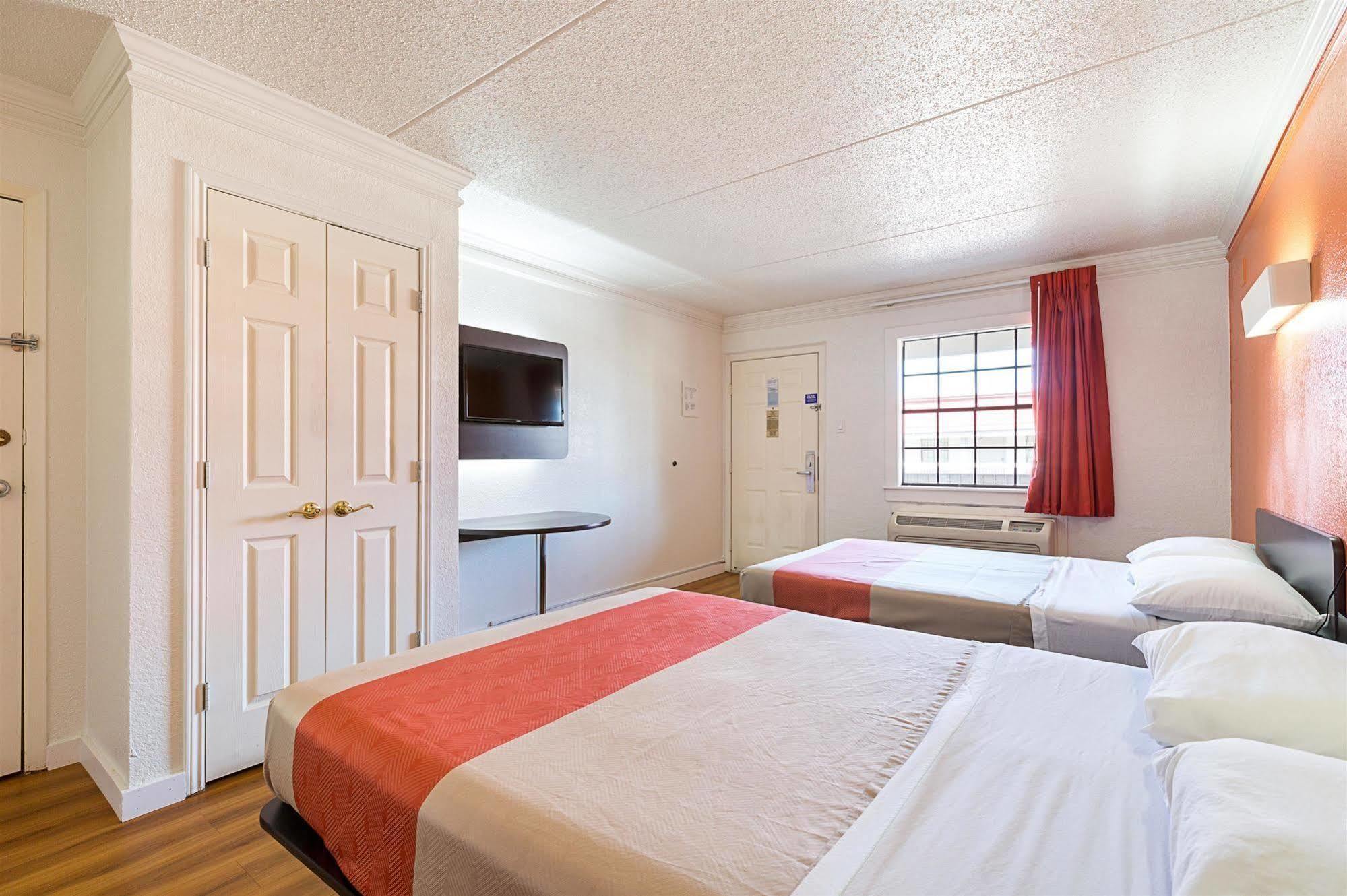 Motel 6-Dallas, Tx - Market Center Exterior photo