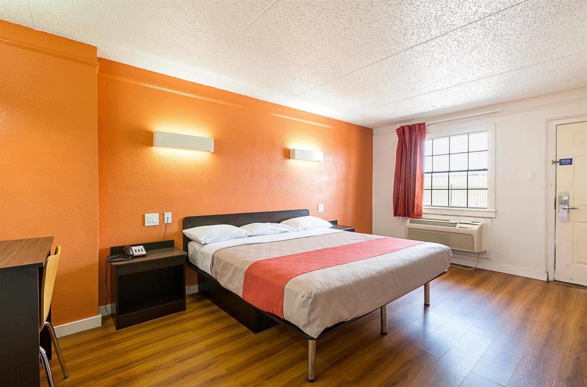 Motel 6-Dallas, Tx - Market Center Exterior photo